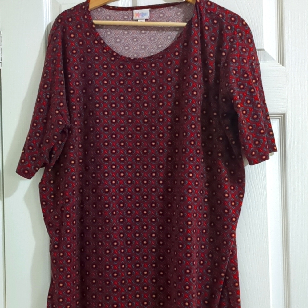 LulaRoe Graphic Top